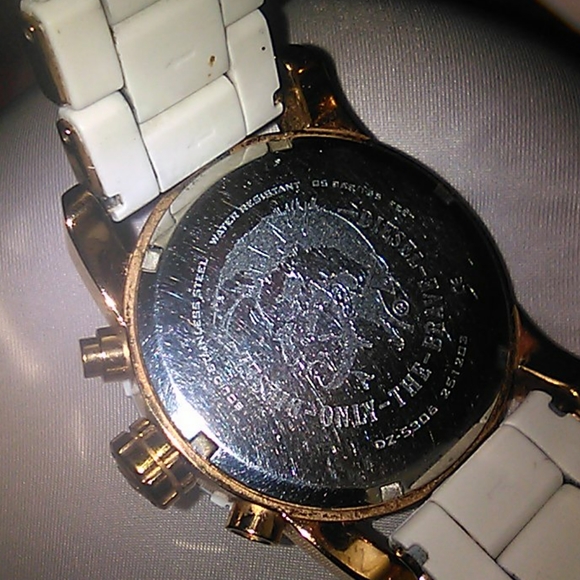 DIESEL DZ5323 ROSE GOLD TONE WHITE SILICONE BAND - Picture 5 of 7